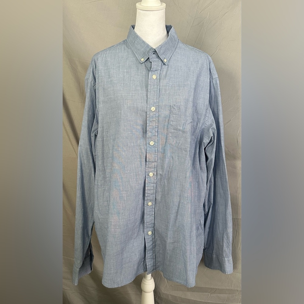 Old Navy Light Blue Casual Button-Down Shirt